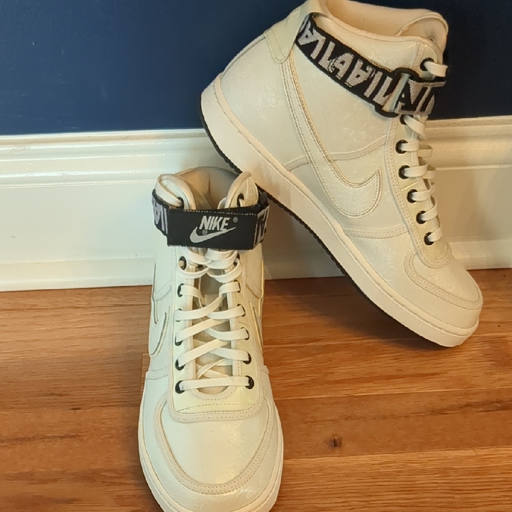 Nike Women's Vandal High 'All Star' Stars And Model Like New